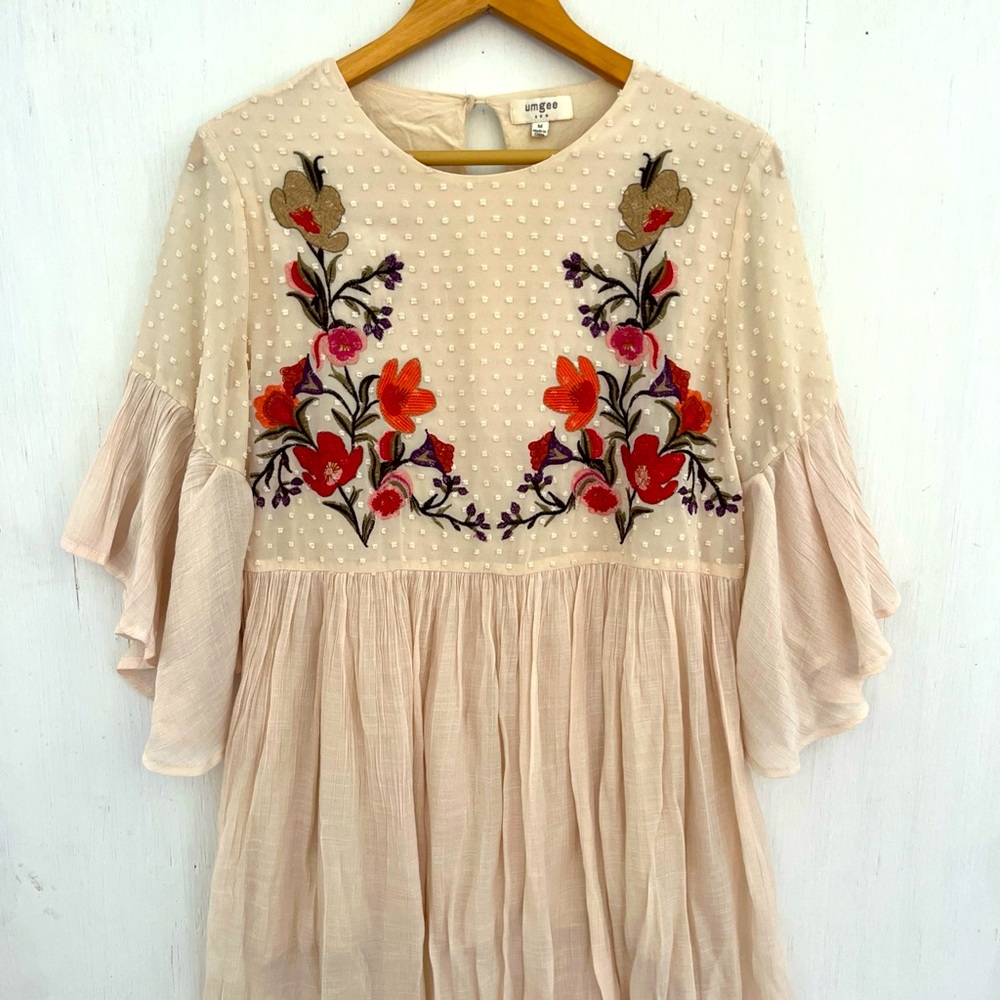 UMGEE Cream Floral Embroidered Babydoll Dress Fluted Sleeves Lined Size M - Picture 5 of 9